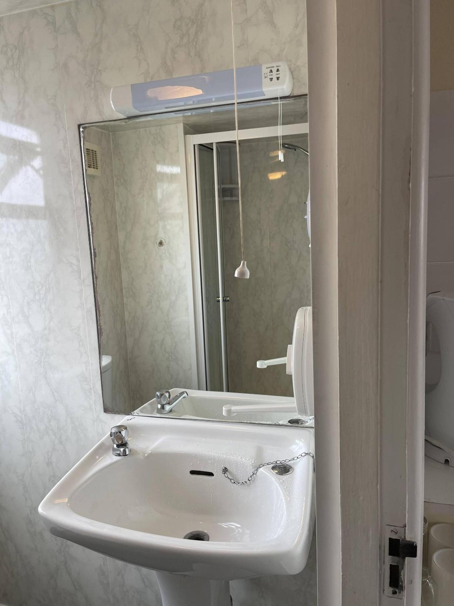 Lamplighter Guesthouse بلايموث الغرفة الصورة